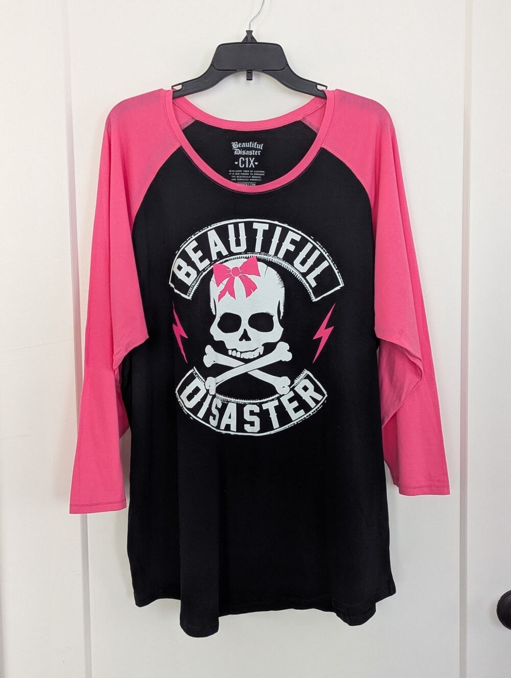 Beautiful Disaster Womens C1X Black/Pink Raglen T-shirt Skull Edgy